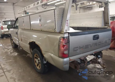 2006 Chevrolet Silverado 1500 Work Truck z USA, uszkodzony, nr VIN 3GCEC14X66G265276